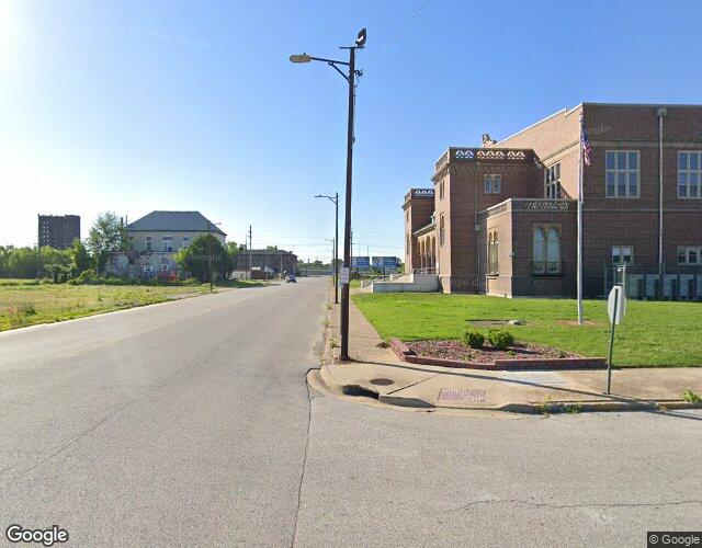 Street view of 305 W 7th Street